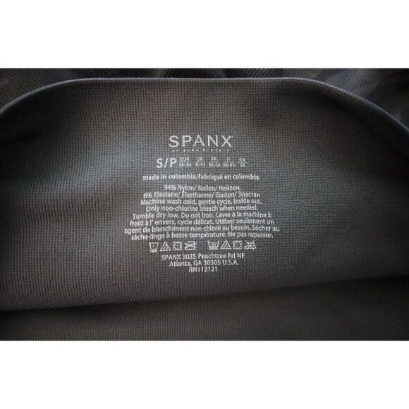 SPANX 20099R Women's Sz Small (2-4) Black Camo Cropped Lamn Leggings - Picture 4 of 8